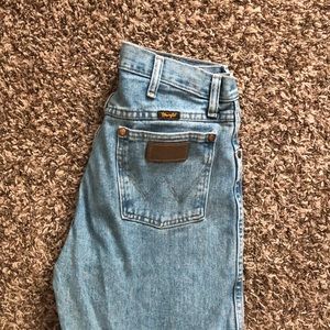 Wrangler High Waisted Light Wash Jeans